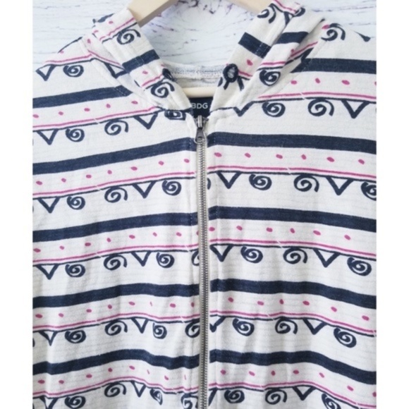 BDG Tops - BDG Urban Outfitters Abstract Zip Up Hoodie